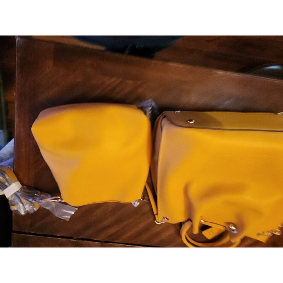 NWT Handbag Republic Purse Mustard Yellow Faux Leather Vegan Bucket Bag 2 In 1 - Picture 8 of 9